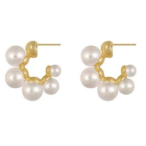 Pearl Elegant C-Shape Stud Earrings DPJE1403 - Picture 1 of 5